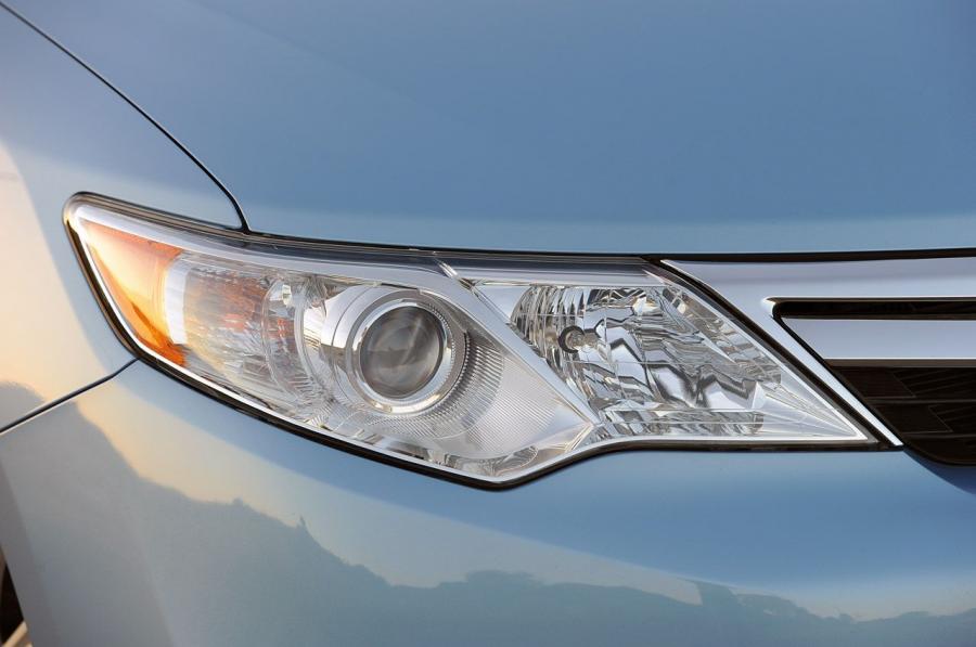  Toyota Camry Hybrid 2013 года  (фото 3 из 45)